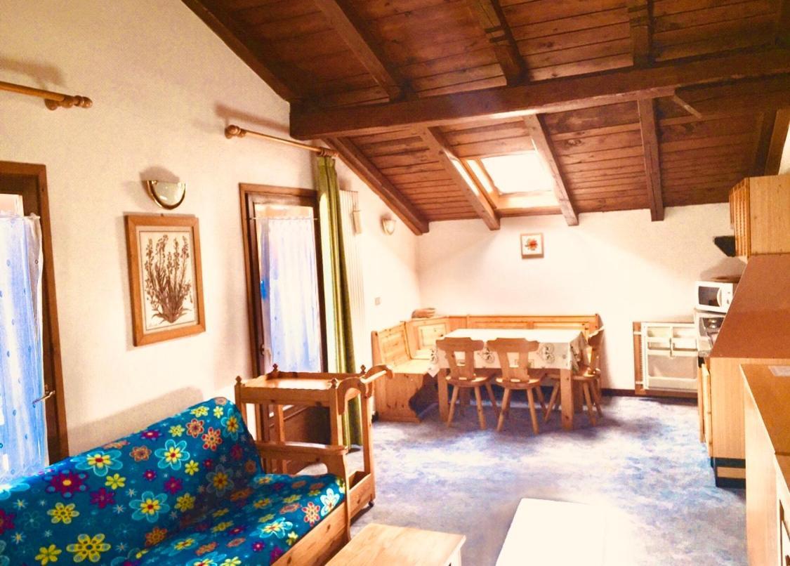 Appartement Casa Martini à Mezzana  Extérieur photo