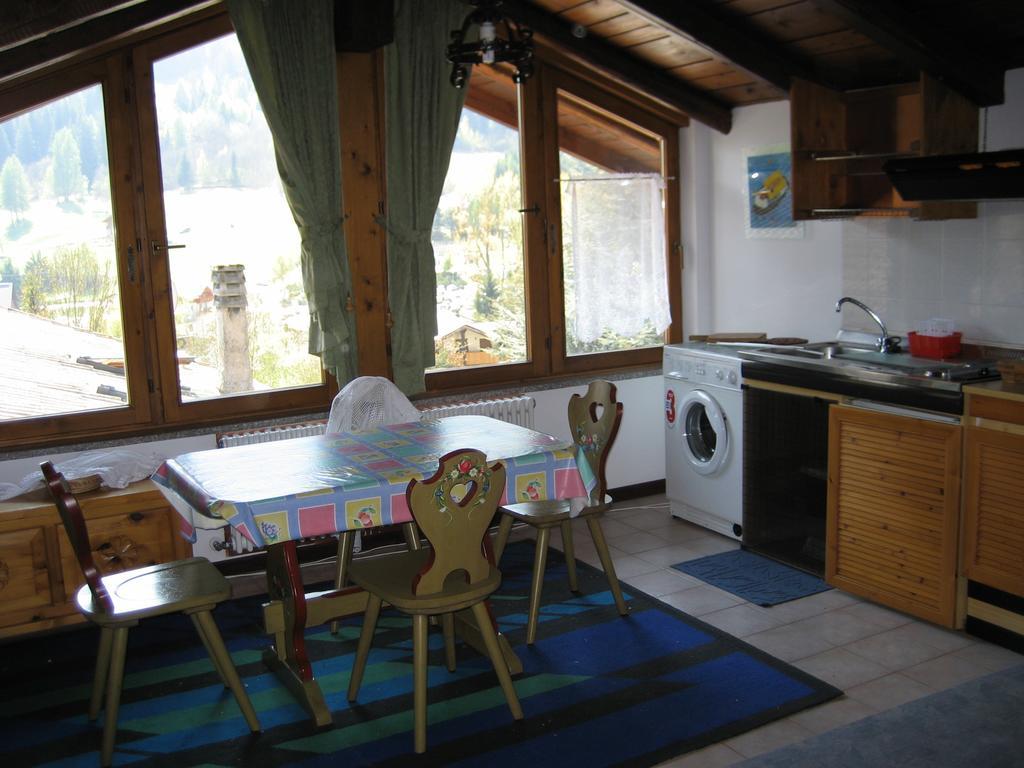 Appartement Casa Martini à Mezzana  Extérieur photo