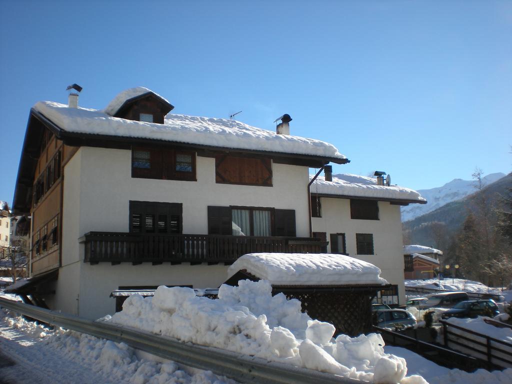 Appartement Casa Martini à Mezzana  Extérieur photo