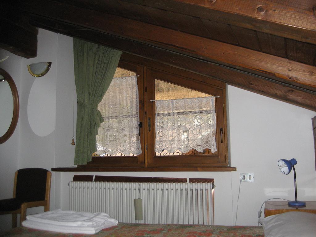 Appartement Casa Martini à Mezzana  Extérieur photo